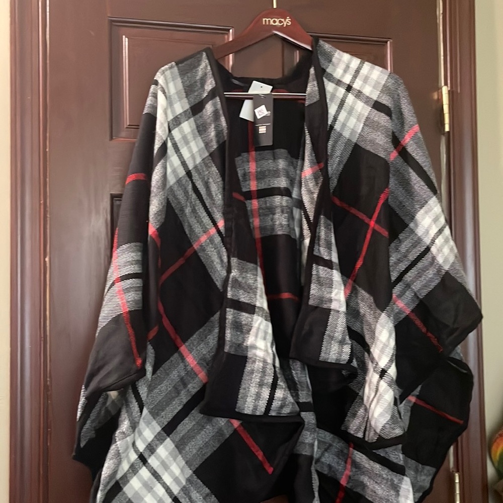 V.FRAAS Shawl